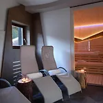 Garni Roberta فندق مالغا شابيلا