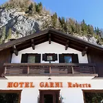 Garni Roberta فندق مالغا شابيلا