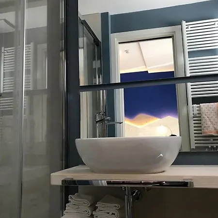 贾尼罗伯塔酒店 3*