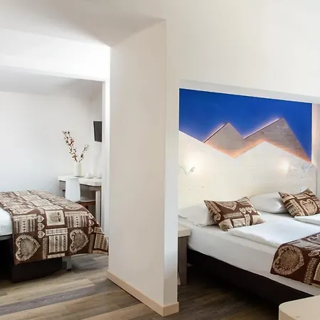 贾尼罗伯塔酒店 马尔加·希亚佩拉