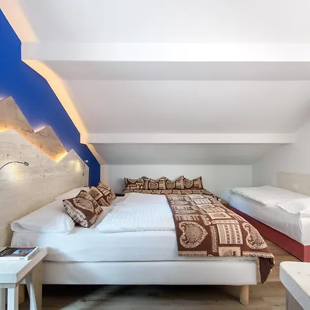 贾尼罗伯塔酒店 3*