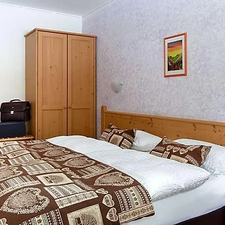 فندق Garni Roberta 3*