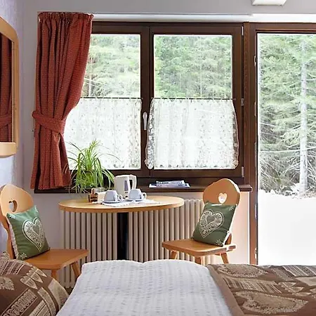 فندق Garni Roberta 3*